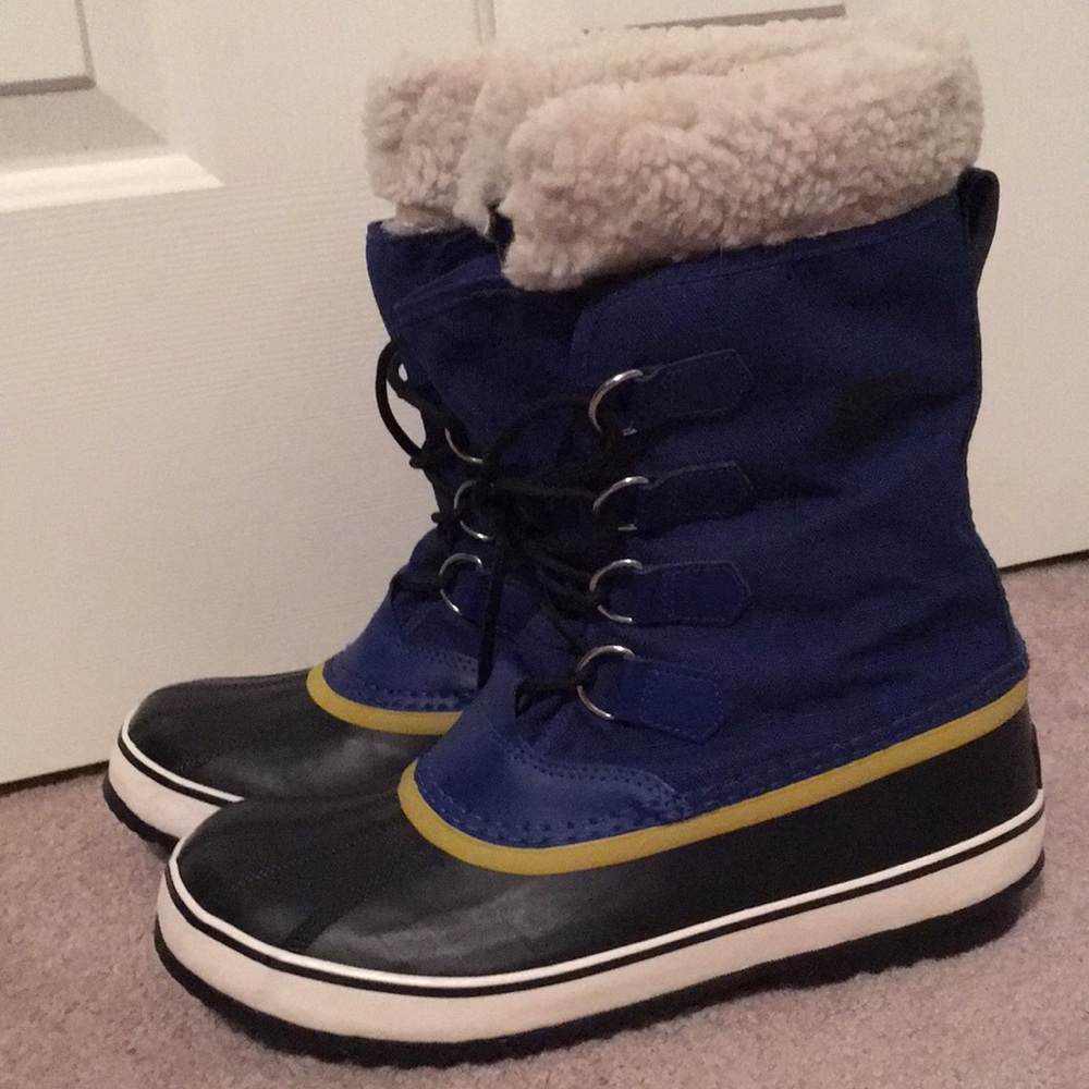 NWOT Sorel carnival boots